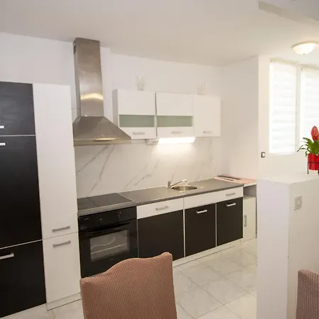 Apartament Ap - 2 Bedroom, Centar