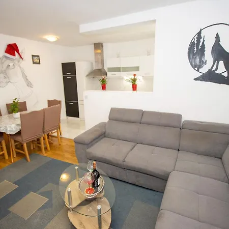 Ap - 2 Bedroom, Centar Omiš