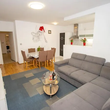 Apartamento Ap - 2 Bedroom, Centar