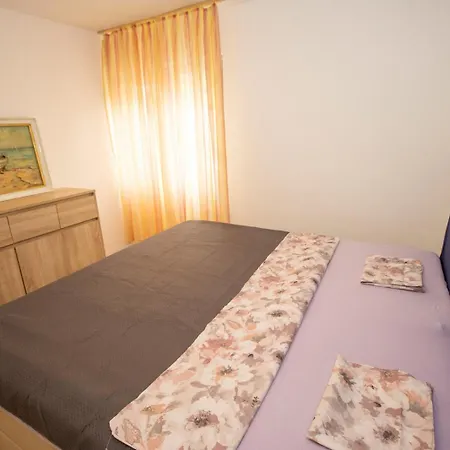 Ap - 2 Bedroom, Centar * Omiš